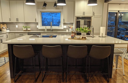 Rapid City Casa | Beautiful secluded Spacious 4-bedroom house in charming Rapid City with AC, WiFi