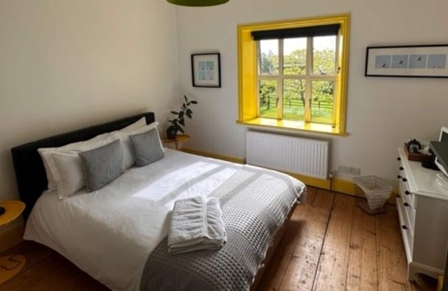 Brackley Otro | Beautiful Self Catering farmhouse surrounded by charming English countryside.