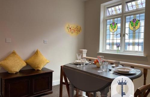 Hillingdon Casa | Beautiful Self-contained Cottage