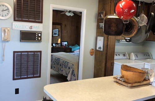 Ocean Isle Beach Casa | Hermoso entorno en el Canal Intracostero!