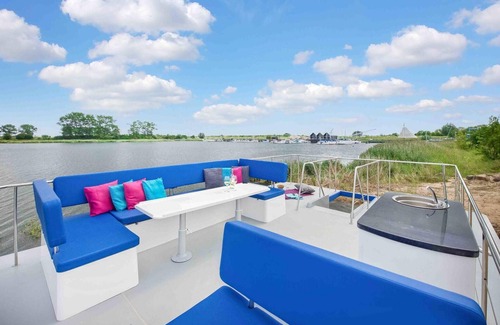 Cedry Wielkie Alquiler De Eote | Precioso barco en Blotnik con WiFi