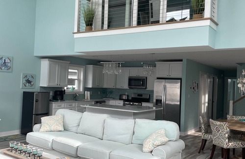 Montego Bay Casa | Beautiful, single home on a wide canal with boat slip and large pier.