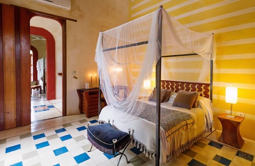 Acanceh Villa | Beautiful Six Bedroom Tucked Away on the Lush Grounds