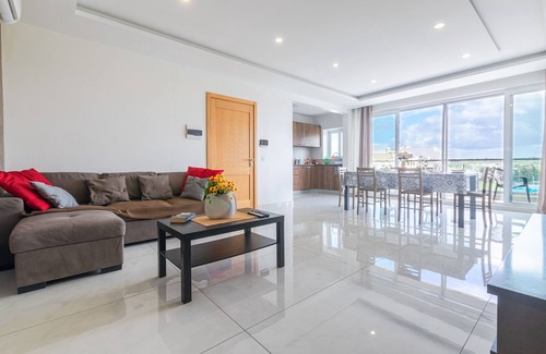 St. Paul's Bay Apartamento | Beautiful Spacious and Bright 3 Bedroom 2 Bathroom Apartment 7