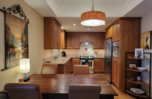 Nob Hill Condominio | Beautiful Space in the Heart of NW Portland's Alphabet District