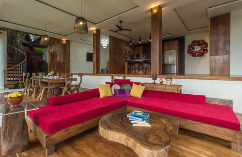 Sambahan Villa | Beautiful, spacious private villa w/ private infinity pool, full kitchen, & bar!
