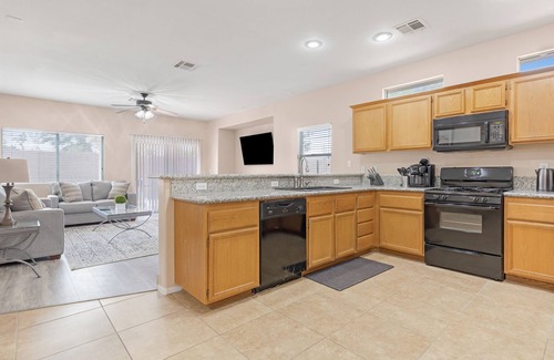 North Las Vegas Casa | Beautiful Spacious Single Story Vegas Home