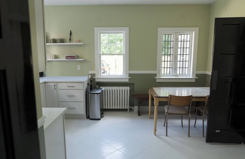 Detroit Casa | Beautiful Spacious 3 bdrm near Midtown