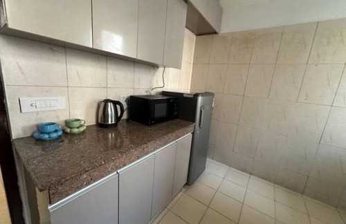 Noida Apartamento | Beautiful Spacious 3 bedroom apartment