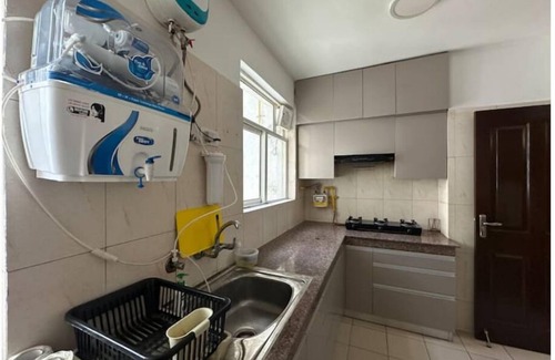 Noida Apartamento | Beautiful Spacious 3 bedroom apartment