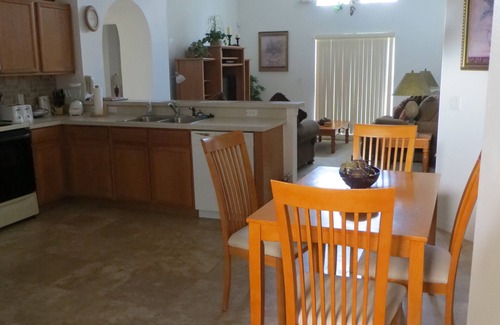 Eagle Pointe South Villa | Hermosa espaciosa villa de 3 dormitorios con piscina privada y maravillosa vista al lago