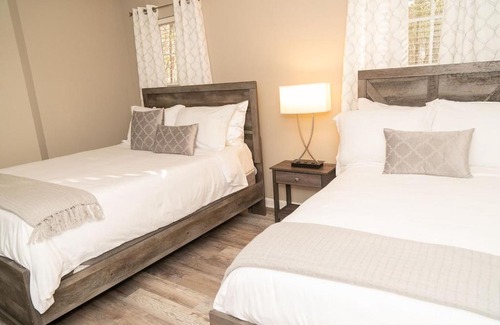 Southeast Raleigh Casa | Beautiful spacious 4 bedroom house , sleeps 8+