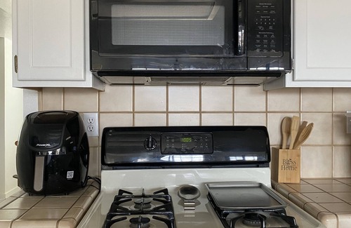 Hesperia Casa | Beautiful, spacious, and cozy 3bed -2bath home in the serene high desert.