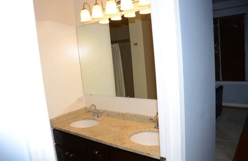 Bronzeville Casa | Beautiful Spacious home minutes from Downtown Chicago