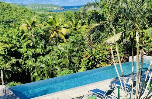 Praslin Villa | Hermosa y espaciosa casa con piscina privada, perfecta para un gran grupo de amigos