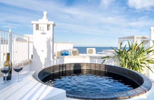 L'Assunta Casa | Beautiful spacious seaside palazzo. Terrace panoramic sea views & dipping pool.