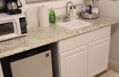 Bakersfield Casa | Beautiful spacious Suite guest house