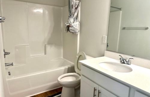 Winston - Salem Casa | Beautiful Spacious Family-Friendly Home