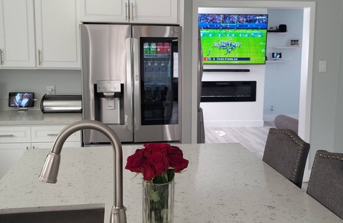 Los Angeles Casa | Beautiful Spanish Style 3bed 2bath home Resort Style Patio Superbowl Ready!