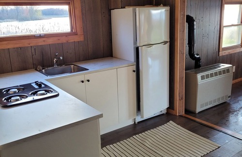 Howe Island Cabaña | Beautiful St Lawrence waterfront cottage