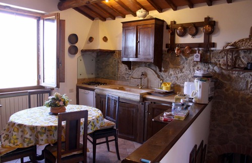 Simignano Casa | Hermosa casa de piedra con jardín y piscina privada.