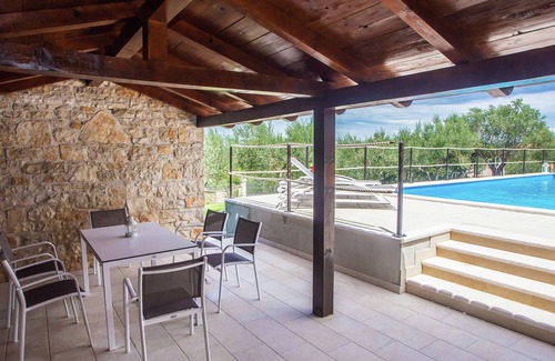 Selina Cabaña | Hermosa villa de piedra con piscina privada y jardín cerrado Se admiten mascotas