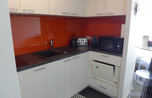 Biarritz Apartamento | Hermoso estudio en el miramar. Sur completo y pies en el agua.