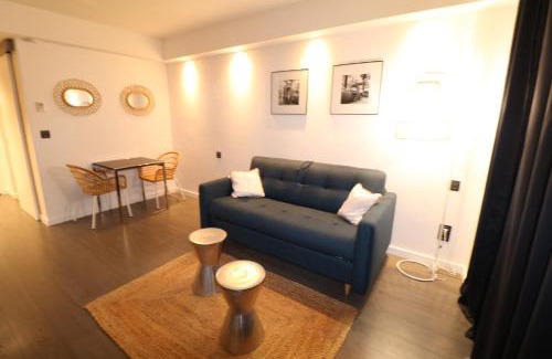 Cannes City Centre Apartamento | Beautiful studio at the Grand Hotel Residence with sunny balcony 138