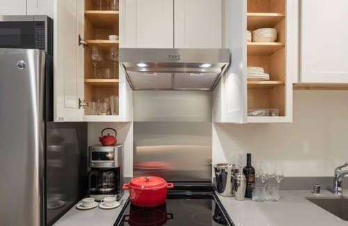 Civic Center Apartamento | Beautiful Studio apartment (466386) by Houzlet