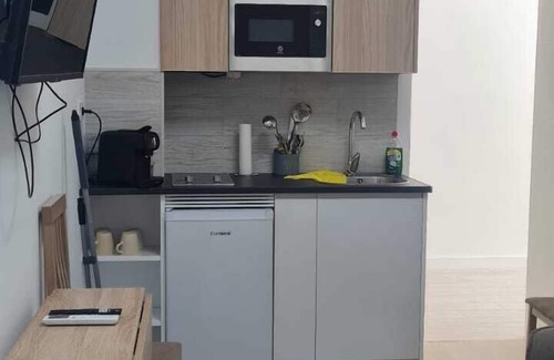 Carabanchel Apartamento | Preciosa suite con cocina y baño privado