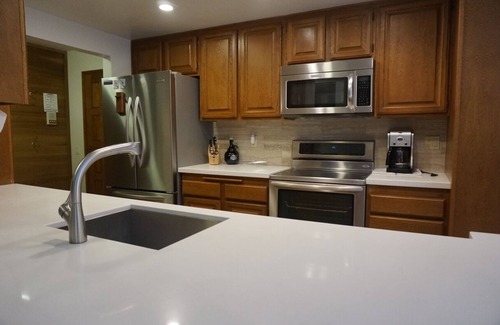 Mammoth Lakes Condominio | Beautiful Sun-Filled Condo just Steps from Mammoth Mountain's Canyon Lodge!