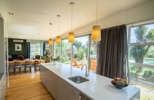 Albert Town Casa | Beautiful, sunny riverside property.