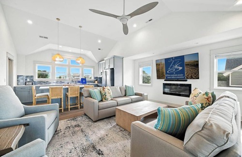 Kitty Hawk Casa | Beautiful Sunshine | 4,450 ft to the beach | Private Pool and Hot Tub