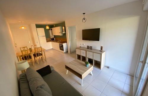 La Valette-du-Var Apartamento | Beautiful T2 with swimming pool - near park