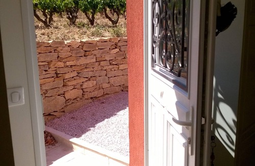 Le Beausset Cabaña | Beautiful T3 gite in the heart of the vineyards 10 minutes from the beach