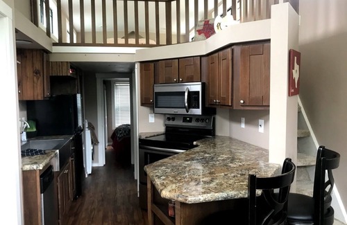 Cleveland Cabina | Beautiful Tiny Home / 25 Marlene