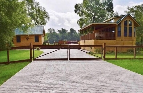 Cleveland Cabina | Beautiful Tiny Home / 25 Marlene