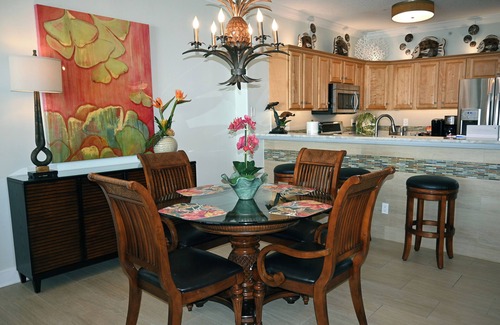 West Panama City Beach Condominio | Precioso condominio de Tropic Winds - Servicio de playa gratuito - ¡Gran balcón - Netflix!