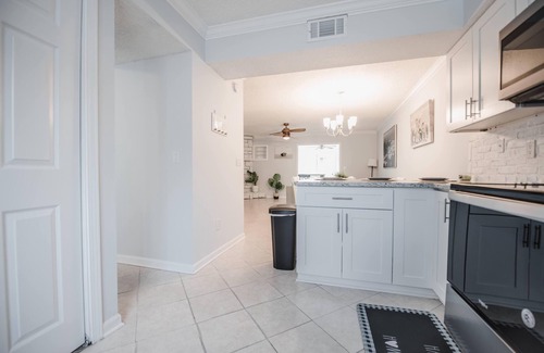 Arlington Casa | Beautiful townhouse right next to Ed Austin State Park.