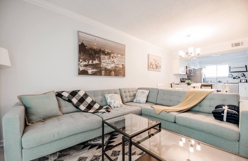 Arlington Casa | Beautiful townhouse right next to Ed Austin State Park.