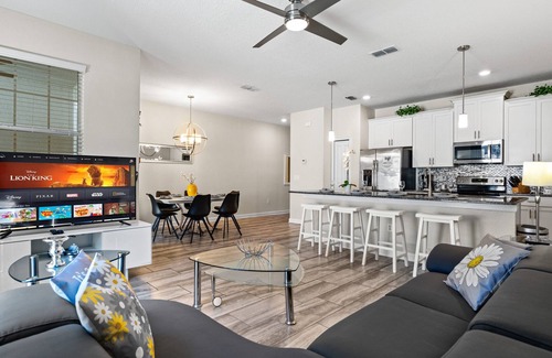 Kissimmee Chalet De Esquí | Beautiful Townhouse 4Bed/3Bath/Pool/5Min Disney