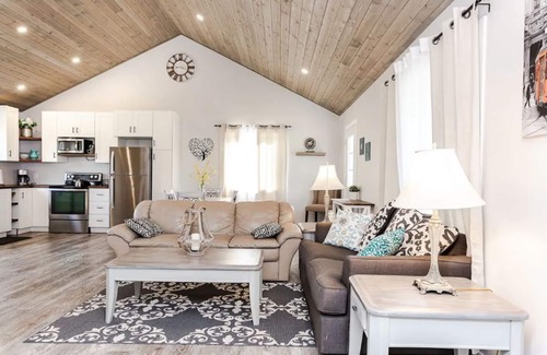 Saint Malo Cabina | Beautiful Tranquil Stay Near the Water - Cabin 11