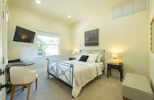 Martinez Casa | Beautiful Turn of the Century Home with Pet Friendly Yard