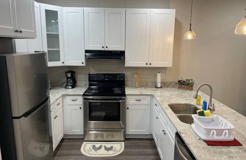 Mount Pleasant Casa | Beautiful two bedroom two bathroom townhouse