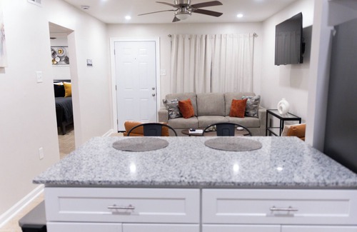 Highlands - Perkins Apartamento | Beautiful Two Bed Room - Apt 2 - Downstairs