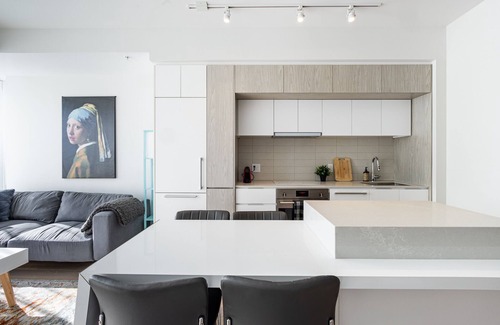 Downtown Montreal Condominio | Beautiful two bedroom condo with a jaccuzi