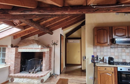 Santorso Apartamento | Precioso ático de dos habitaciones, finos acabados