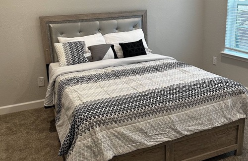 Charlotte Apartamento | Beautiful two bedroom/two bathroom apartment in a modern 2023 apartment building