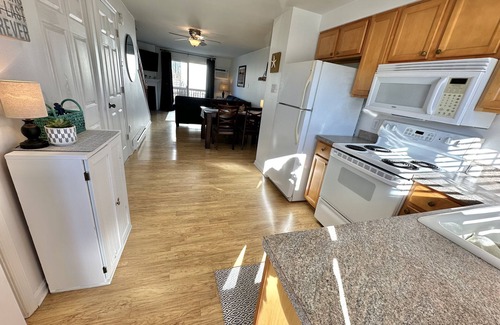 Caine Woods Casa | ¡LA SEMANA DE LA BICICLETA APENAS SE ABRE! Casa adosada en North OC cerca de todo lo que necesitas!