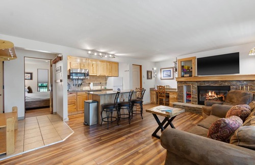 Bend Condominio | Beautiful updated one bedroom condo at Seventh Mountain Resort.